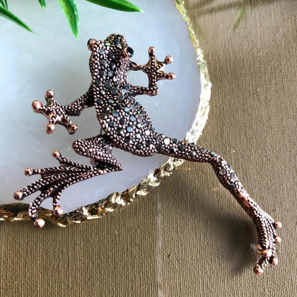 Baroque Luxury Frog Collection: Brooches and Pins for Men and Women, Jewelry, Fashion Accessories, and Party Gifts