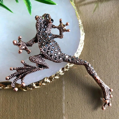 Baroque Luxury Frog Collection: Brooches and Pins for Men and Women, Jewelry, Fashion Accessories, and Party Gifts