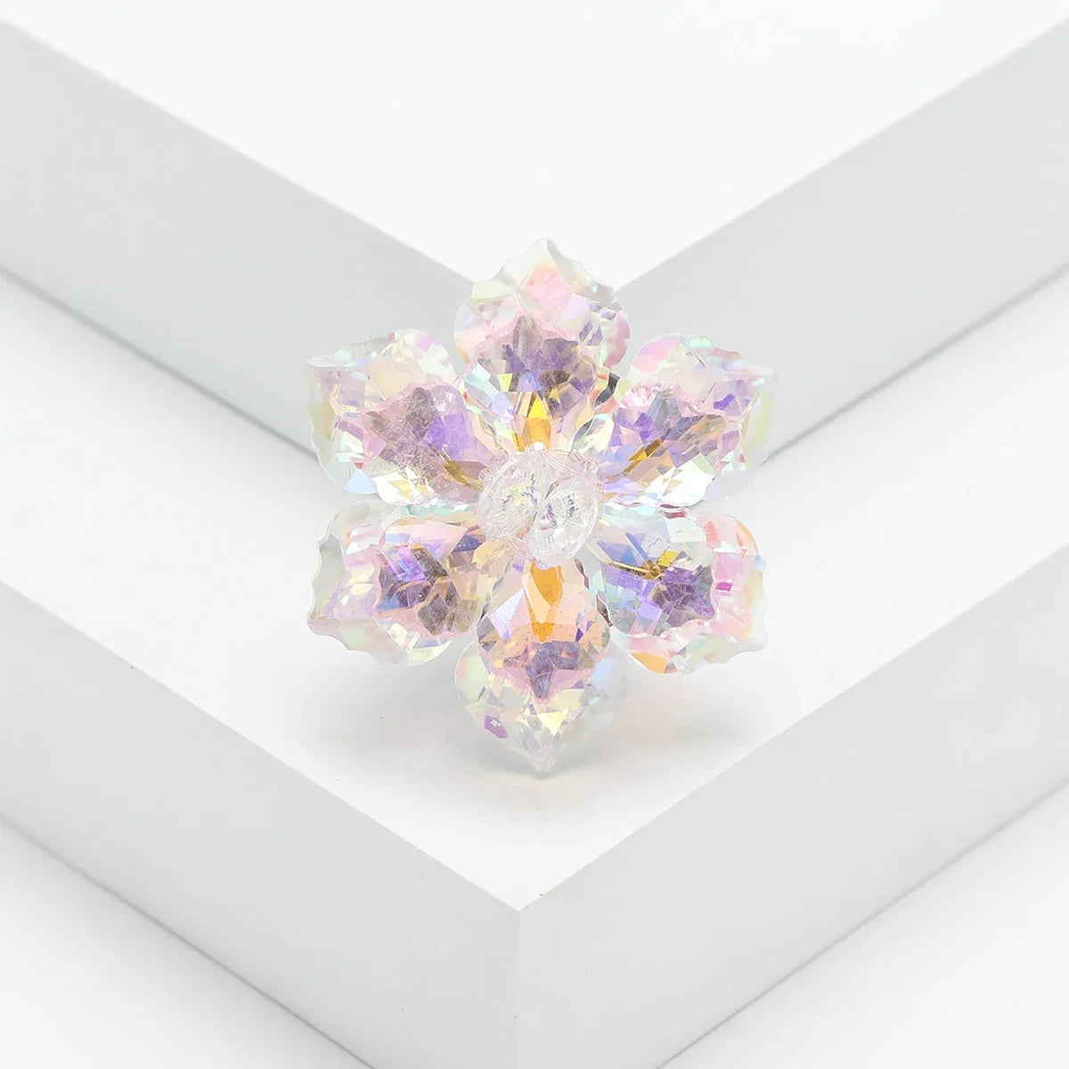 Luxury Sparkling Crystal Flower Brooches for Women Unisex Plant Pins Event Party Backpack Gifts Decoration Clothes Accessories