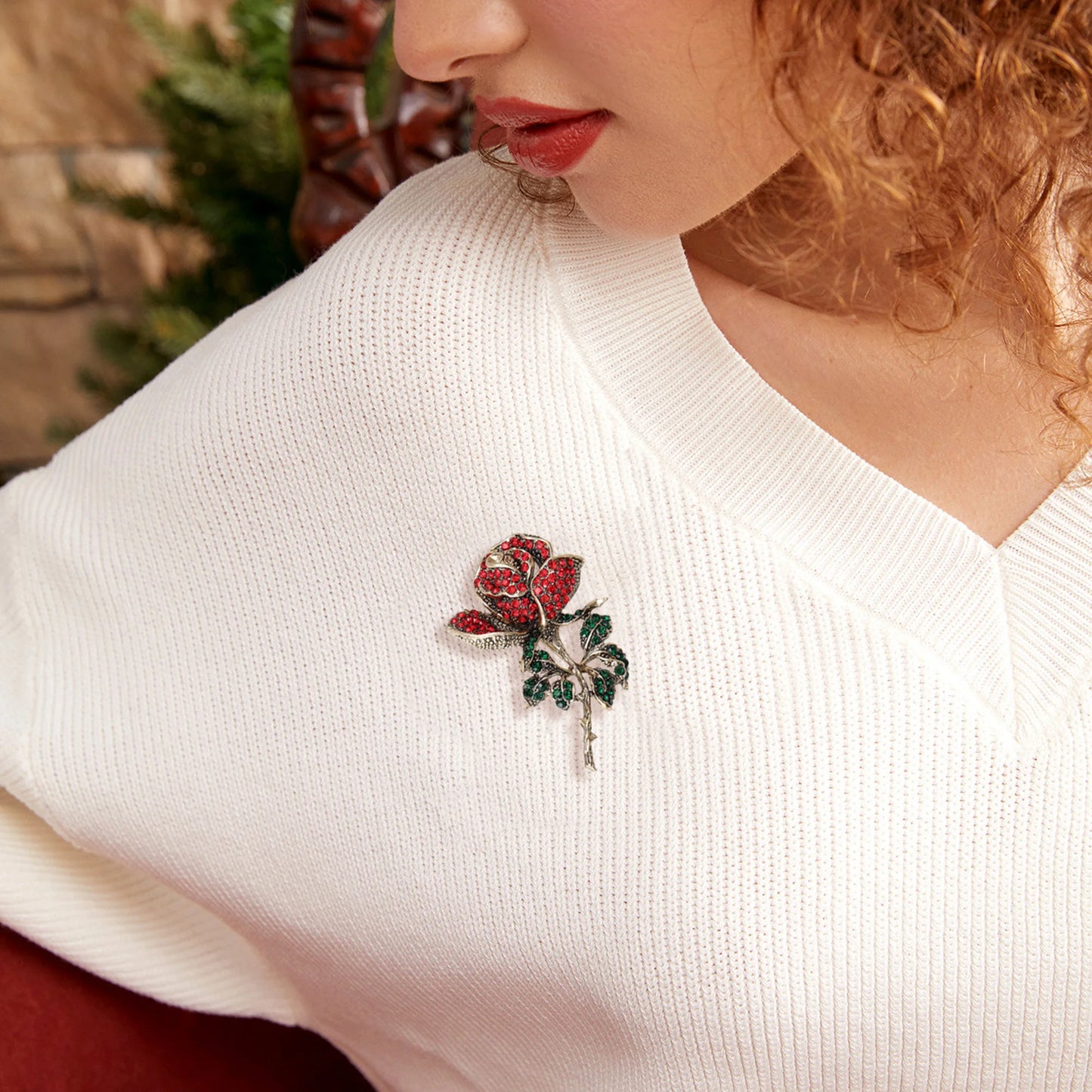 Beaut&Berry Vintage Rhinestone Rose Brooches for Women Enamel Plant Pins Friends Party Gifts Banquet Jewellery Accessories