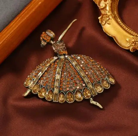 Fashionable and cute angel brooch with full diamond alloy clip