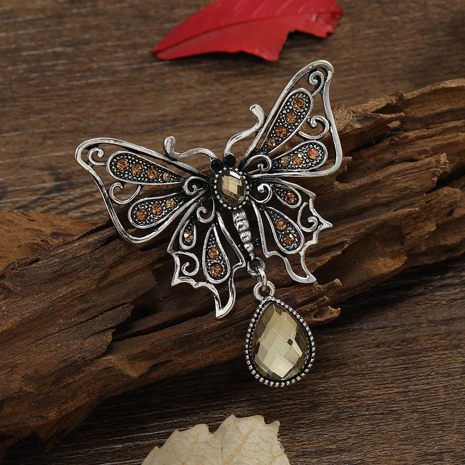Women  Classic Vintage Luxury Crystal Butterfly Brooches Pins Exquistie Fashion Shiny Rhinestone Insect Series Accessories