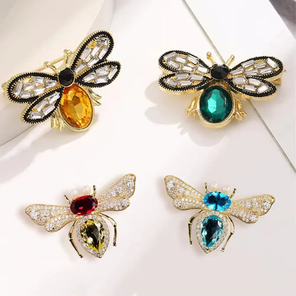 High-end Green Crystal Bee Brooches Laday Luxury Rhinestone Insect Collar Pins Hat Shawl Scarf Decor Fashion Jewelry Gifts