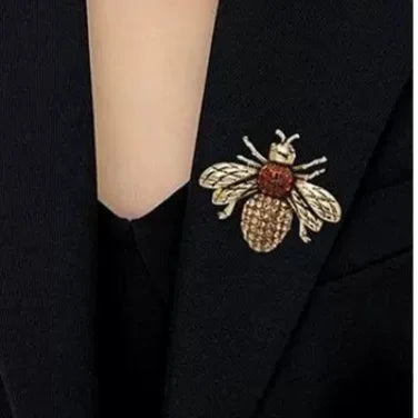 Luxury Crystal Bee Brooch Vintage Rhinestone Insect Pin Fashion Elegant Badges For Women Exquisite Jewelry Gift