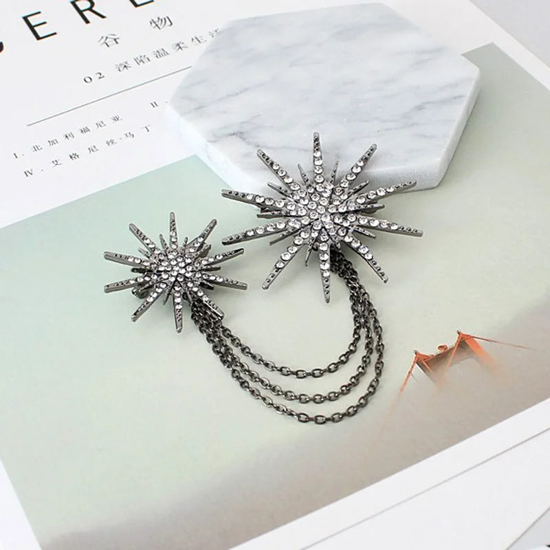 Studded Pearl Shaped Square Brooch Women Palace Style Retro Design Sense Suit Pin Niche Fashion Accessories for Lady Gift