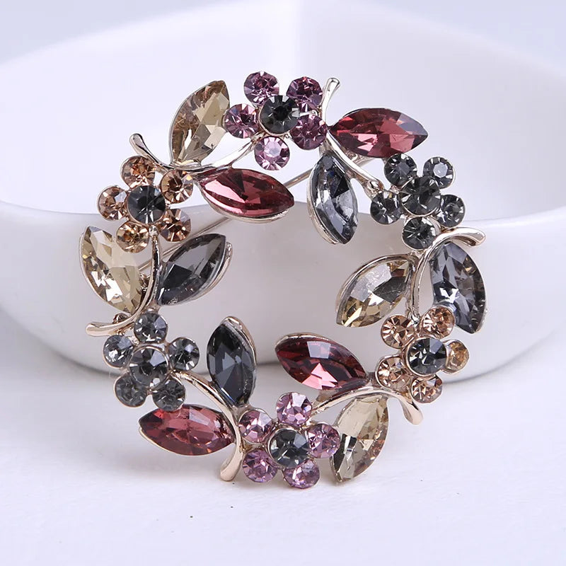 SKEDS High-end Women  Exquisite Crystal Flower Badges Pin Fashion Creative Luxury Rhinestone Shining Brooch Corsages
