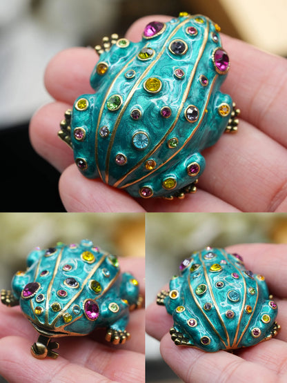 Classic Baroque Style Heavy Industry Crystal Castal Castle Carriage Brooch For Women Vintage Rhinesone Clock Pin Badges