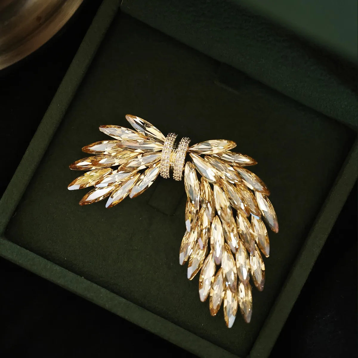 Luxury Wings Fashion Brooch Pins For Women Creative New Handmade Shinning Rhinestones Brooches