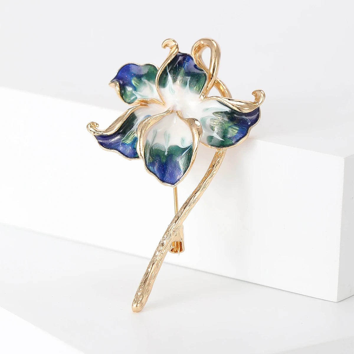 Luxury Pearl Enamel Flower Brooches for Women 4-color Botanical Pins Elegant Casual Accessories Perfect Gifts
