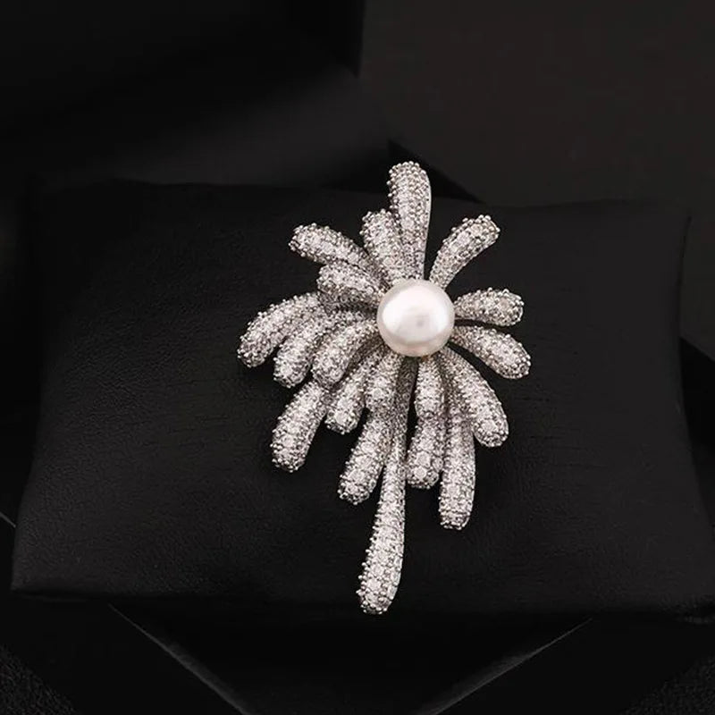 Luxury Firework Shape Full Rhinestone Brooch For Women Shiny Cubic Zirconia Starburst Pin Elegant Suit Coat Dress Accessory Gift