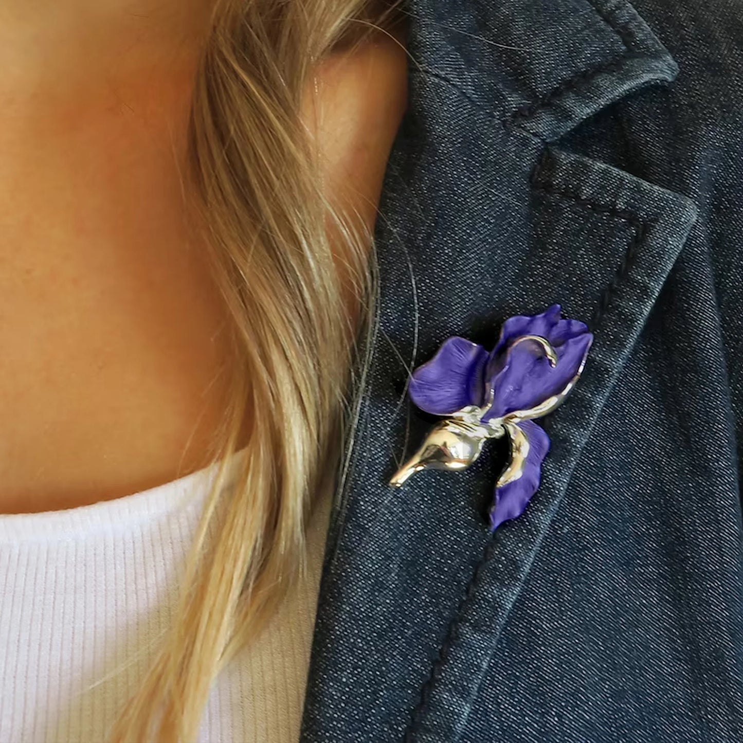 Beaut&Berry Classic Enamel Phalaenopsis Orchid Brooches for Women Plant Flower Pins Casual Party Friends Accessories New Gifts