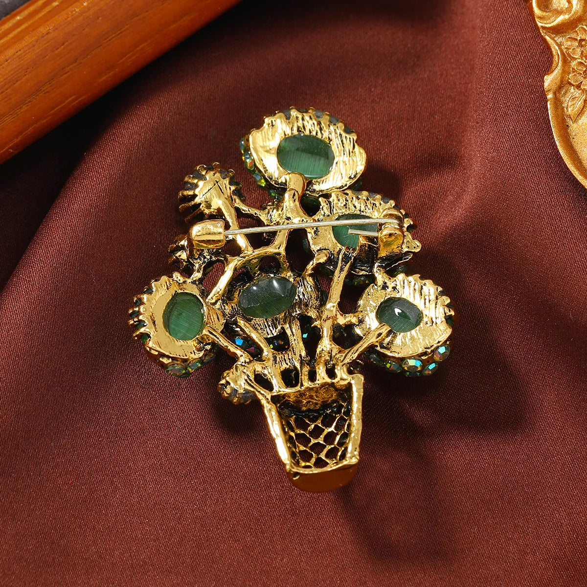 Creative Vintage Rhinestone Flower Brooches For Women Men Fashion Opal Stone Cactus Bouquet Brooch Lapel Pin Office Jewelry Gift