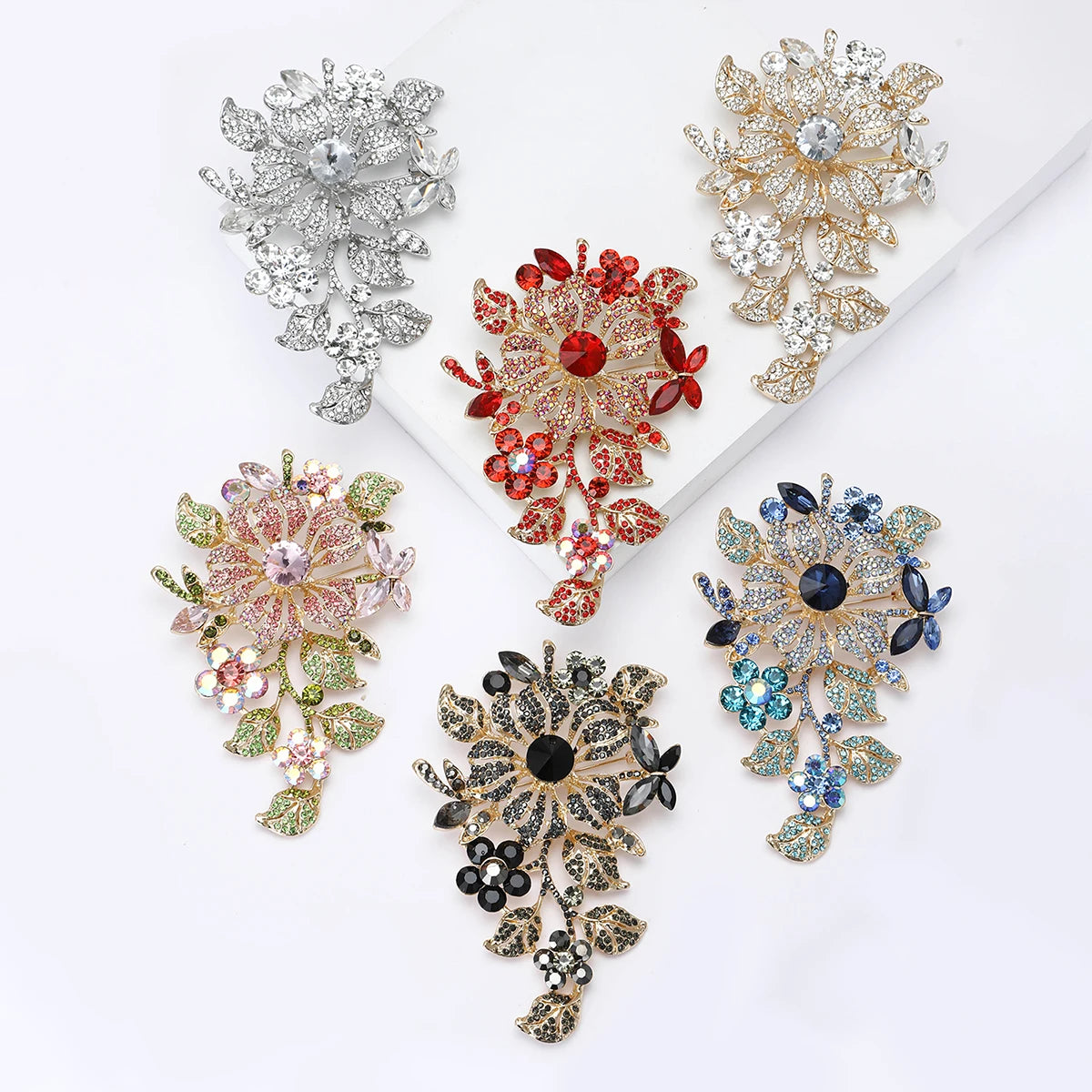 Beaut&Berry Luxury Crystal Glass Flower Brooches for Women Rhinestone Pins Friends Party Gifts Banquet Jewellery Accessories