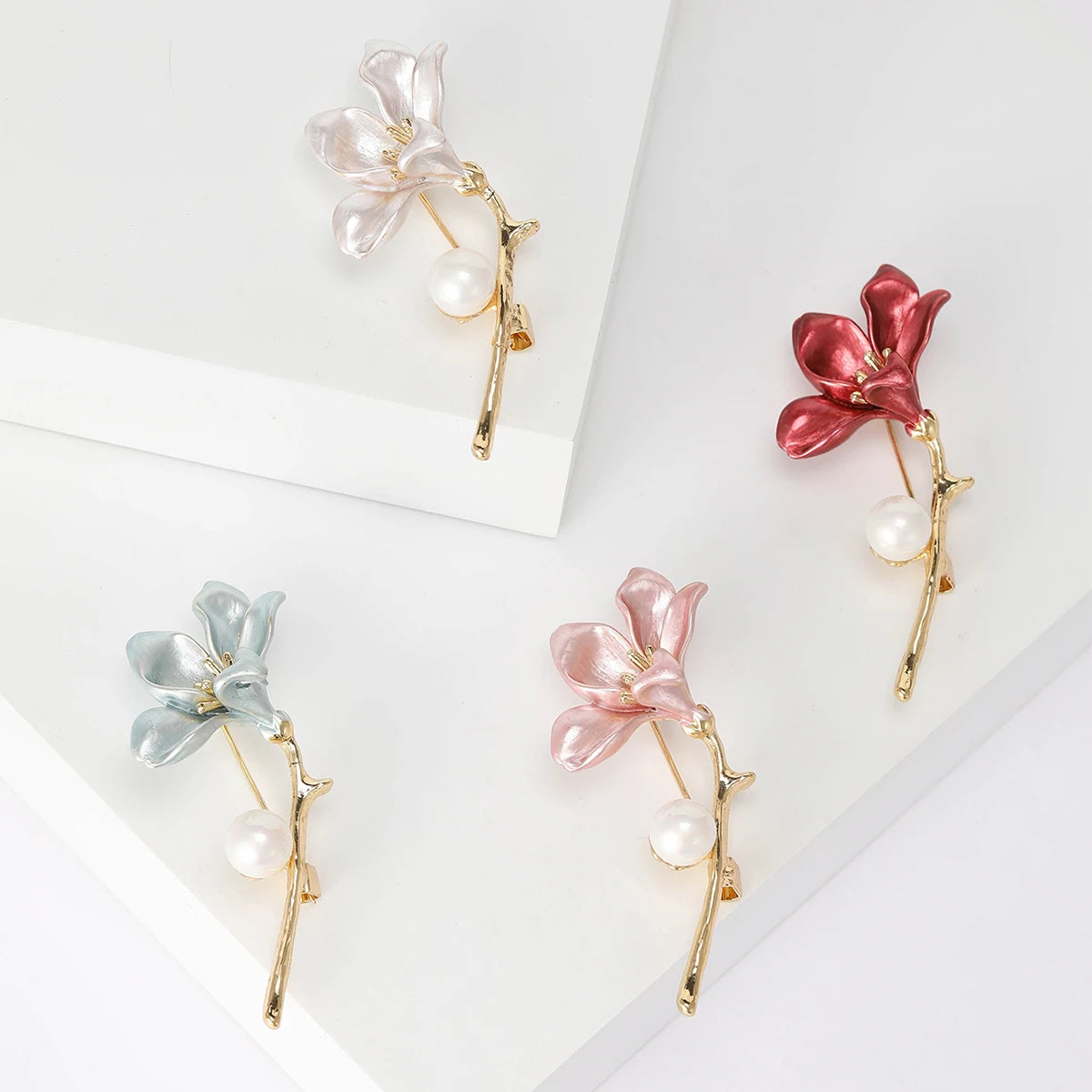 Luxury Pearl Enamel Flower Brooches for Women 4-color Botanical Pins Elegant Casual Accessories Perfect Gifts