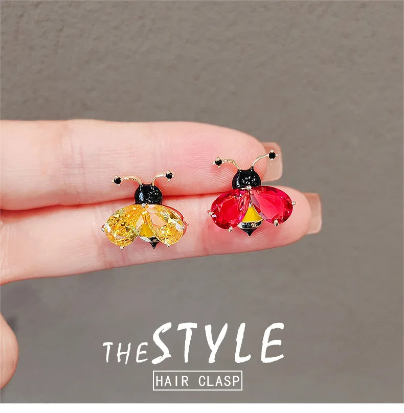 Fashion Cute Crystal Bee Brooches For Women Unisex Creative Lovely Rhinestone Insect Brooch Pins Casual Party Accessories Gifts