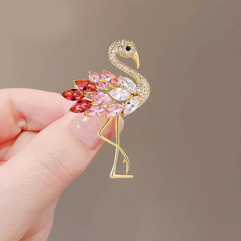 Trendy White Pink Crystal Flamingo Bird Brooches For Women Luxury Animal Inlaid Rhinestone Metal Brooch Pins Party Jewelry Gifts