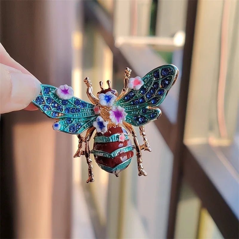 Cross border European and American retro hand-painted enamel honey brooch, female niche, high-end feel brooch DIY drip oil