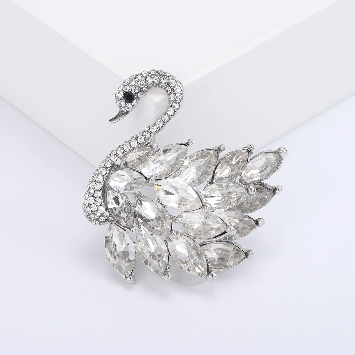 Classic Rhinestones Swans Brooches for Women Unisex Creativity Animals Pins Banquets Party Backpack Gifts Jewelry Accessories