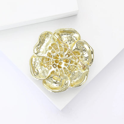 Beaut&Berry Luxury White Camellia Brooches for Women Flower Plant Pins Friends Party Gift Banquet Jewellery Accessories