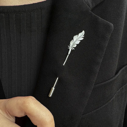 Beaut&Berry Luxury Glossy Feather Brooches for Women Unisex Creative Pins Casual Party Jewelry Accessories Gifts Decoration