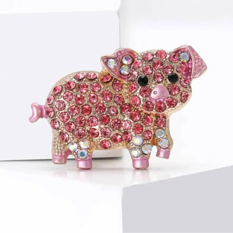 Adorable Flash Pink Zircon Pig Brooch Unique Animal Pin for Ladies Girls Wedding Party Daily Wear Accessories Gift