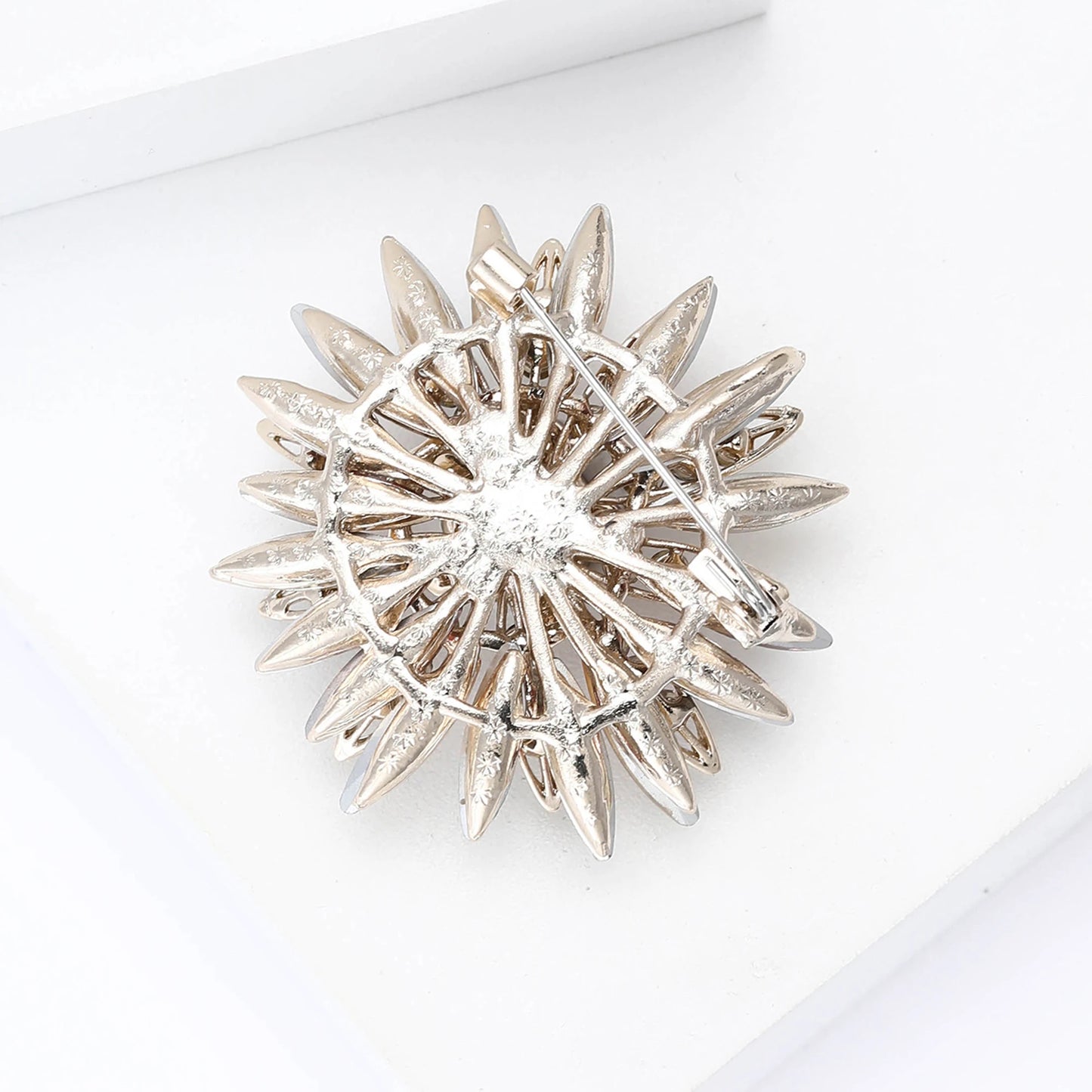 Beaut&Berry Luxury Rhinestone Sunflower Brooches for Women Unisex Plant Pins Friends Party Gifts Banquet Jewellery Accessories