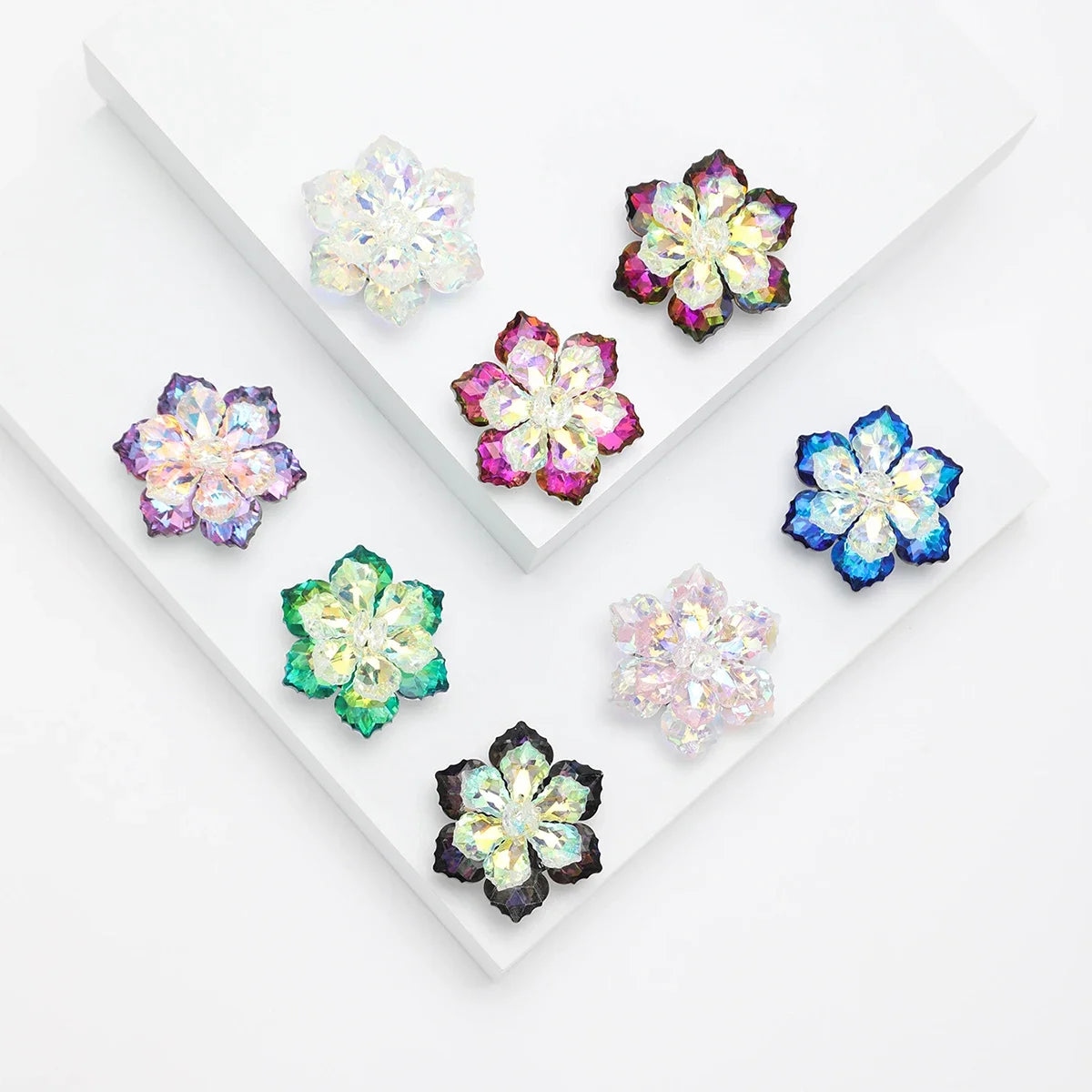 Luxury Sparkling Crystal Flower Brooches for Women Unisex Plant Pins Event Party Backpack Gifts Decoration Clothes Accessories