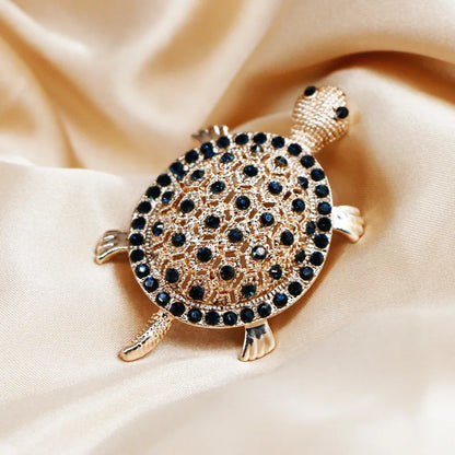 SKEDS Fashion Women Men Luxury Rhinestone Turtles Brooch Pin Crystal Vintage Metal Animal Accessories Coat Badges Cute Brooches