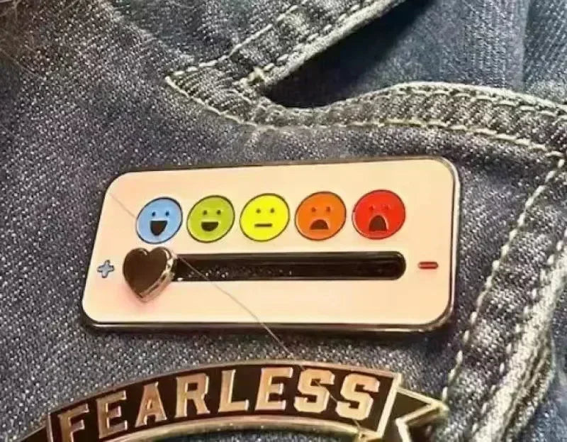 My Social Power Battery Brooch Social Power Enamel Badge Transform Mood Energy Brooche Alloy Badge Gift Brooches for Women Pin