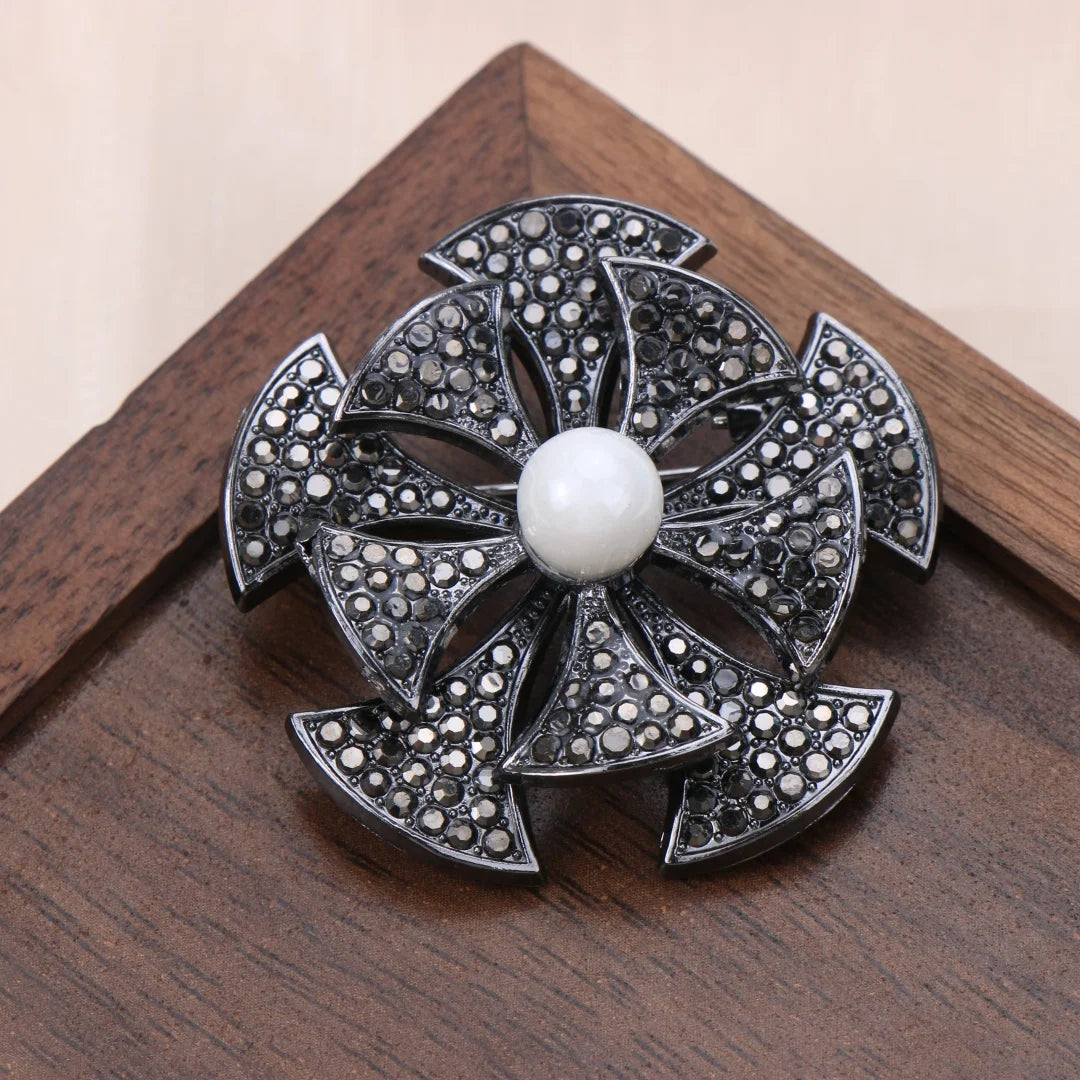 Baroque Luxury Floral Design Brooches for Men and Women, Jewelry, Fashion Accessories, Couple's Gifts, Holiday and Party Gifts