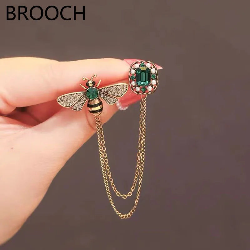 Studded Pearl Shaped Square Brooch Women Palace Style Retro Design Sense Suit Pin Niche Fashion Accessories for Lady Gift
