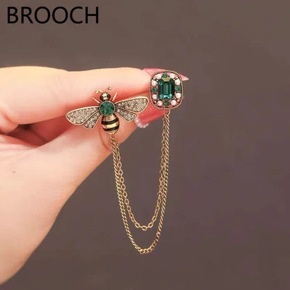Studded Pearl Shaped Square Brooch Women Palace Style Retro Design Sense Suit Pin Niche Fashion Accessories for Lady Gift