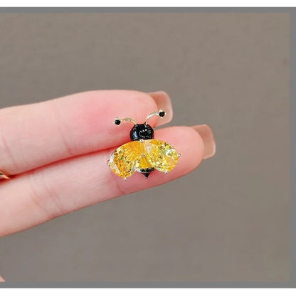 Fashion Cute Crystal Bee Brooches For Women Unisex Creative Lovely Rhinestone Insect Brooch Pins Casual Party Accessories Gifts