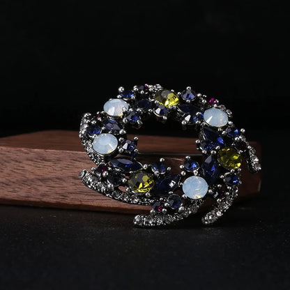 SKEDS High-end Women  Exquisite Crystal Flower Badges Pin Fashion Creative Luxury Rhinestone Shining Brooch Corsages