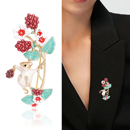 Beaut&Berry Cute Squirrel Brooches for Women Unisex Animal Pins Casual Party Accessories New Gifts Friends Decoration
