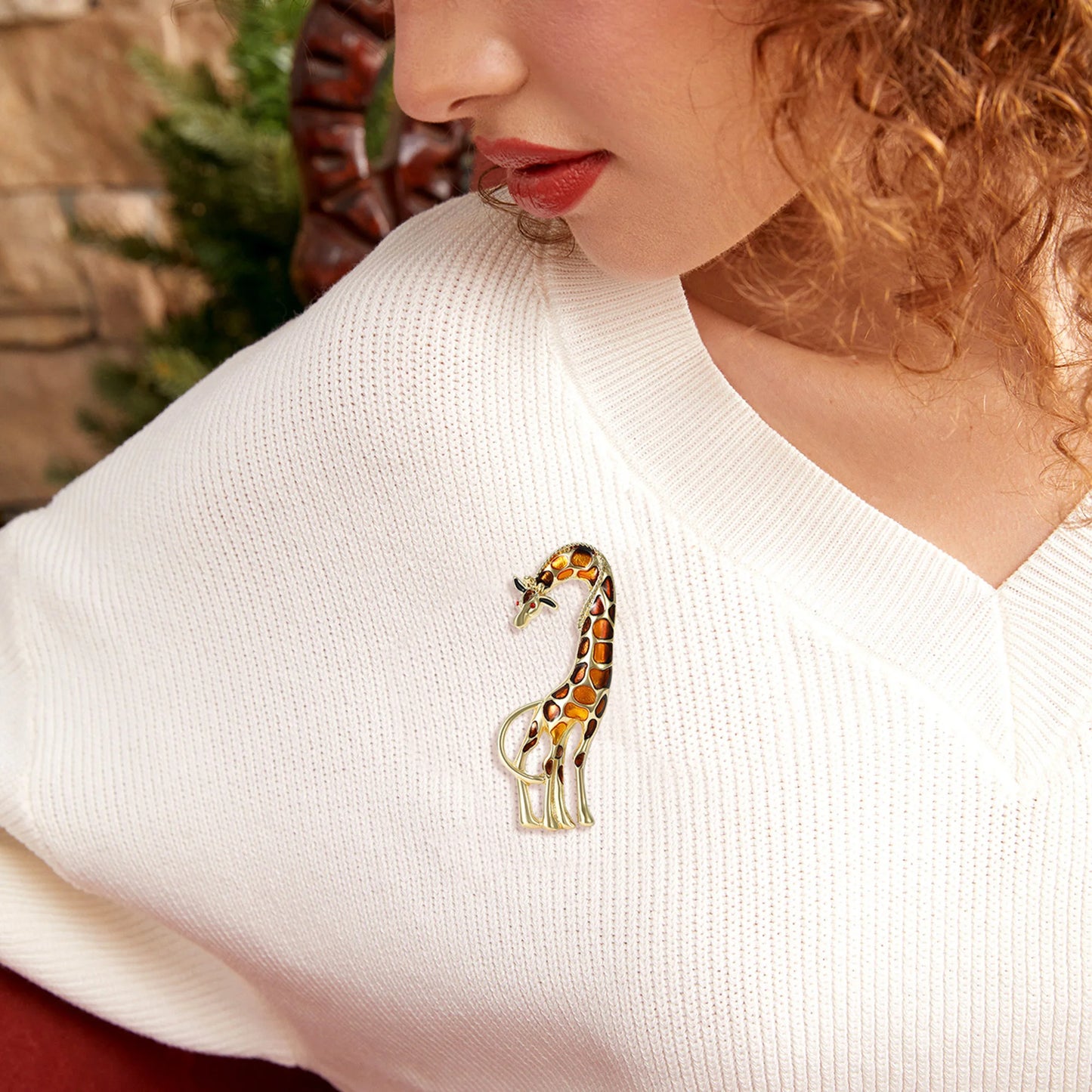Beaut&Berry Luxury Enamel Giraffe Brooches for Women Unisex Animal Pins Casual Party Jewelry Accessories Gifts Decoration