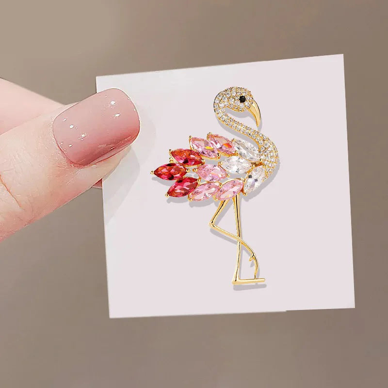 Trendy White Pink Crystal Flamingo Bird Brooches For Women Luxury Animal Inlaid Rhinestone Metal Brooch Pins Party Jewelry Gifts