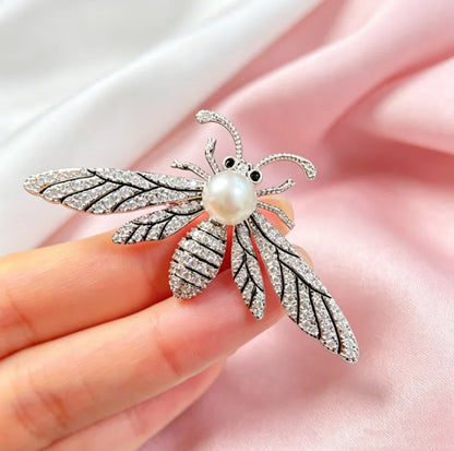 Delicate Insect Brooch for Women Little Bee Lapel Pins Crystal Rhinestone Brooch Jewelry Gifts 2026 New
