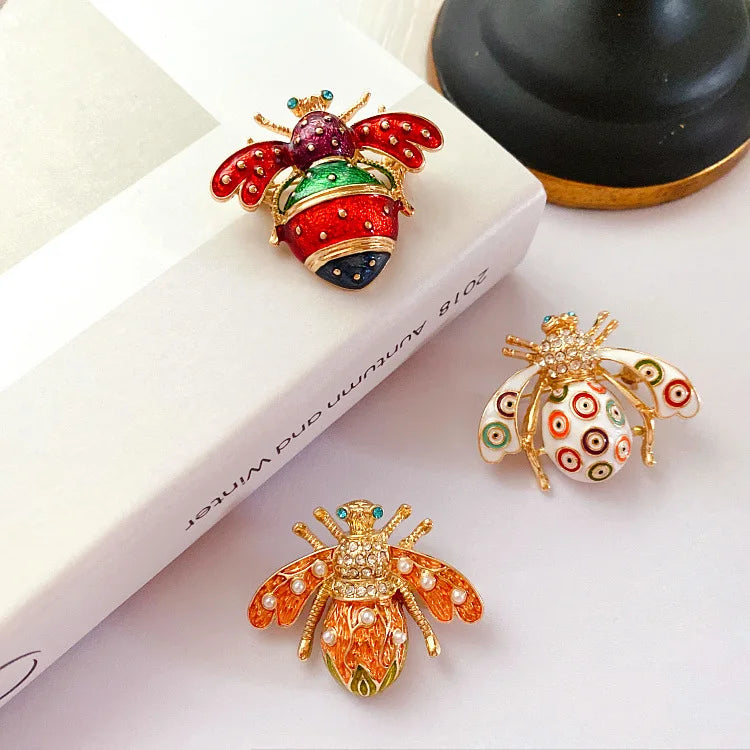 SKEDS Luxury Vintage Women Crystal Cute Enamel Bee Brooches Pins Baroque Pearl Insect Jewelry Brooch For Lady Badges Lapel Pins
