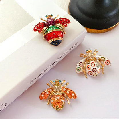 SKEDS Luxury Vintage Women Crystal Cute Enamel Bee Brooches Pins Baroque Pearl Insect Jewelry Brooch For Lady Badges Lapel Pins
