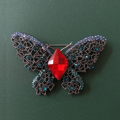 Women  Classic Vintage Luxury Crystal Butterfly Brooches Pins Exquistie Fashion Shiny Rhinestone Insect Series Accessories