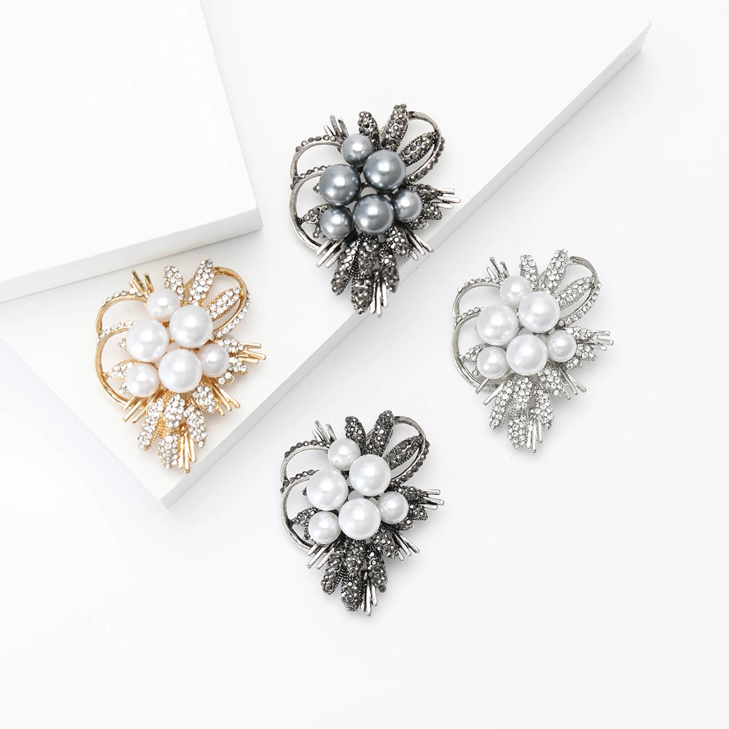 Beaut&Berry Trendy Luxury Pearl Bouquet Brooches for Women Unisex Plant Pins Friends Party Gifts Banquet Jewellery Accessories