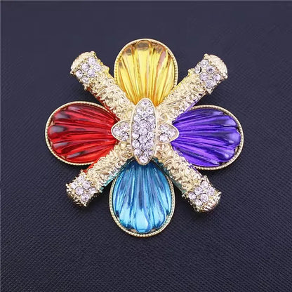 Luxury Vintage Court Cross Brooch Baroque Openwork Shiny Crystal Pearl Pin Men's and Women's Metal Enamel Jewelry Gifts