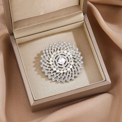 Elegant Women's Flower Brooch Rhinestone Sun Shape 2-Colors Lapel Pin Luxurious Versatile Accessory Pearl Design for Coats Suits