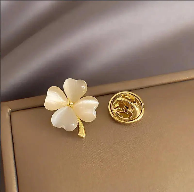 Cute Mini Brooch Pins Colorful Crystal Fruit Bowknot Flower Neckline Lapel Pin for Women Girls Buckle Jewelry Gifts