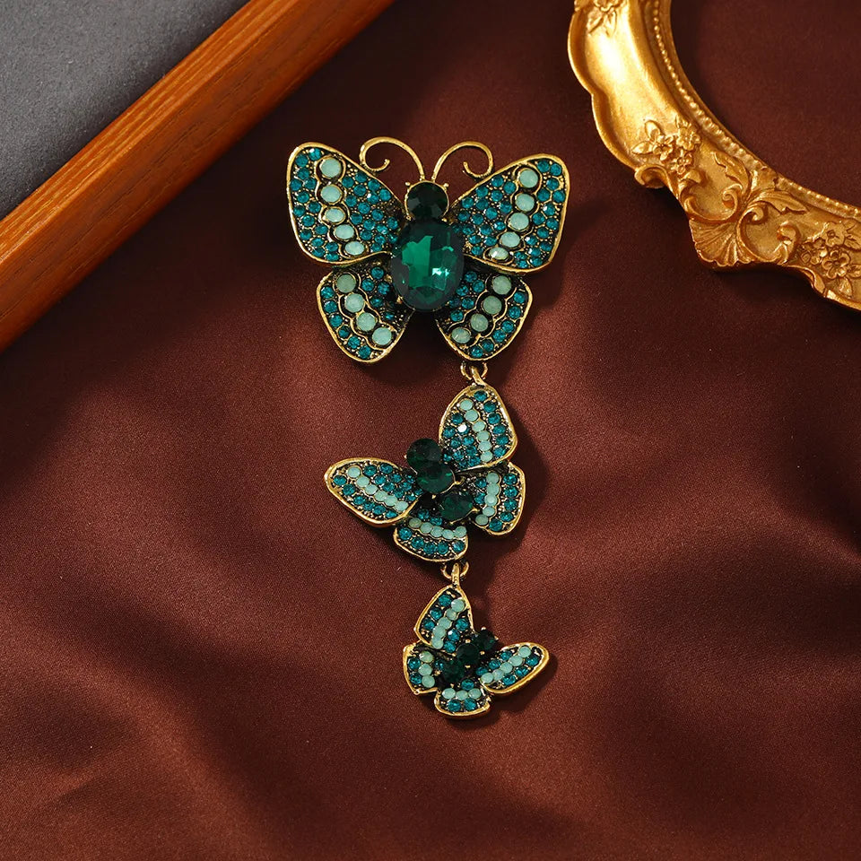 Women  Classic Vintage Luxury Crystal Butterfly Brooches Pins Exquistie Fashion Shiny Rhinestone Insect Series Accessories