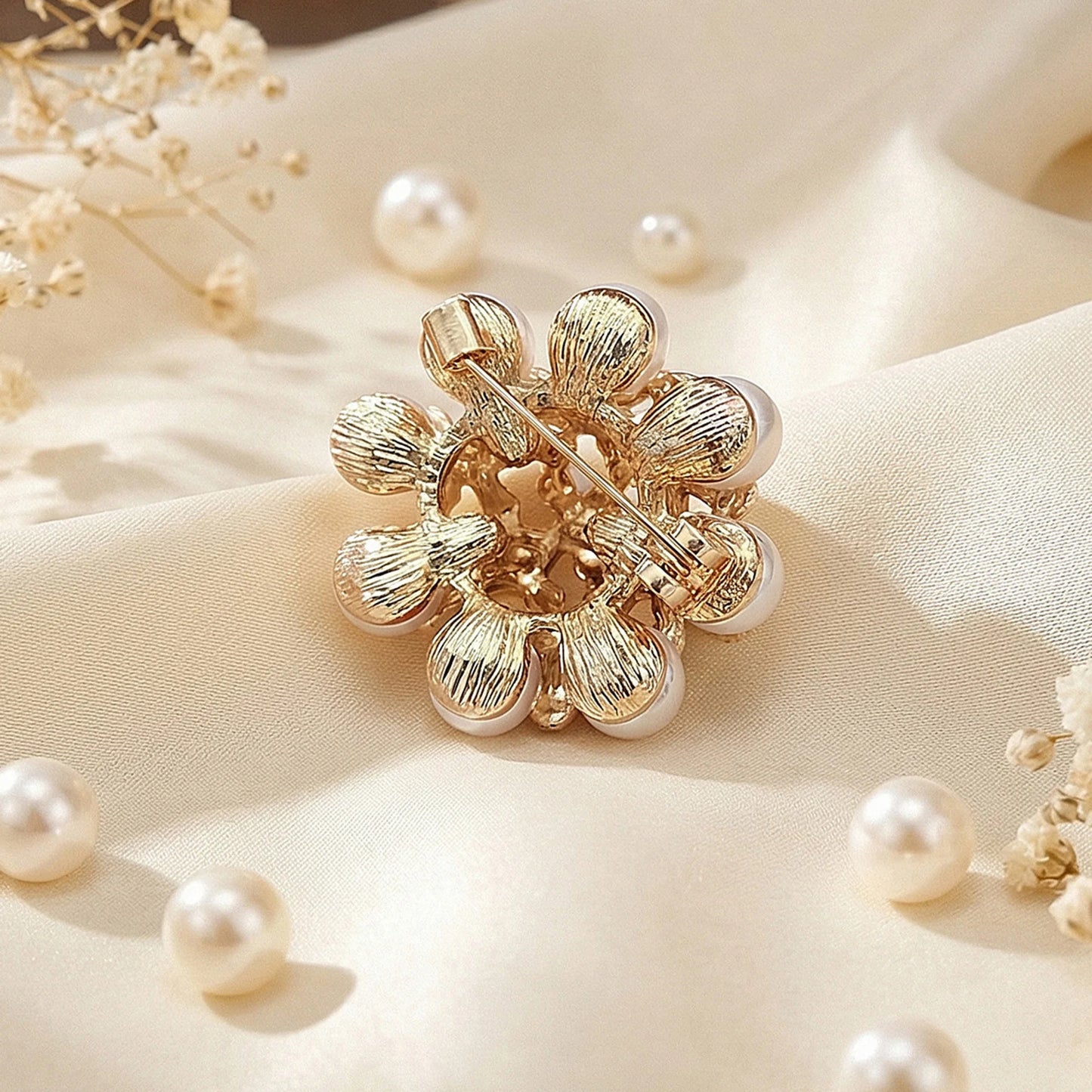 Beaut&Berry Luxury Rhinestone Pearl Flower Brooches for Women Unisex Lapel Pins Casual Party Jewelry Accessories Gifts