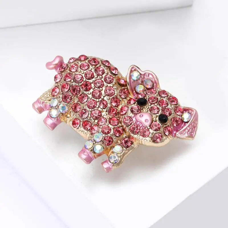 Adorable Flash Pink Zircon Pig Brooch Unique Animal Pin for Ladies Girls Wedding Party Daily Wear Accessories Gift