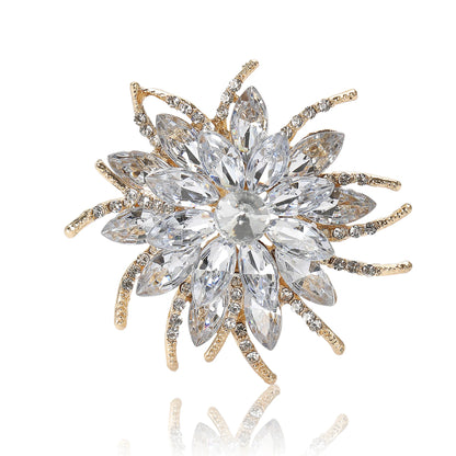 Beaut&Berry Luxury Crystal Glass Flower Brooches for Women Rhinestone Pins Friends Party Gifts Banquet Jewellery Accessories