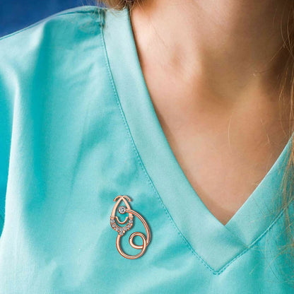 Hanreshe Classic Inlaid Crystal Stethoscope Brooch Medical Luxury Lapel Backpack Pins Badge Medicine Jewelry for Doctor Nurse